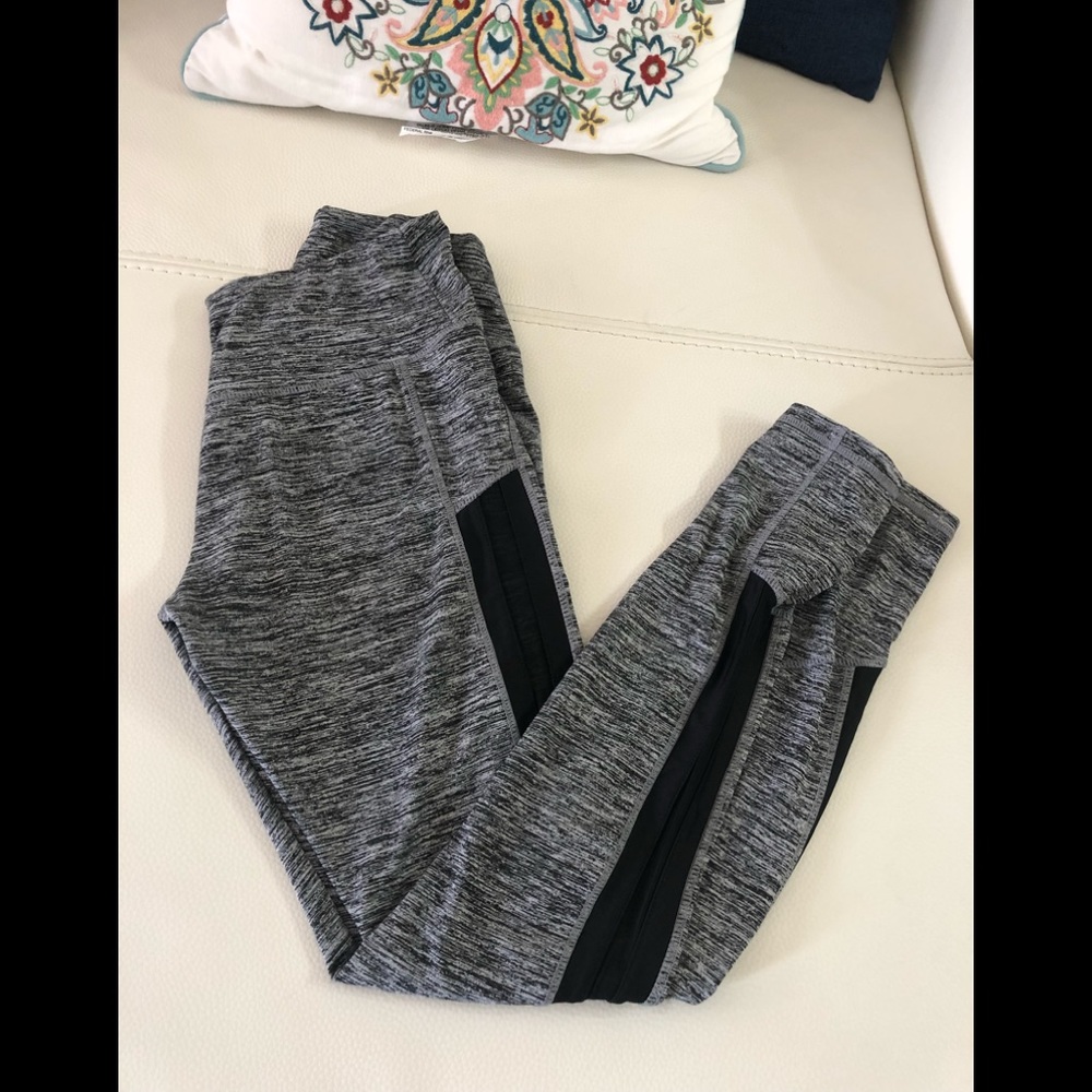 ⬇️ 3/$25 Small legging⬇️